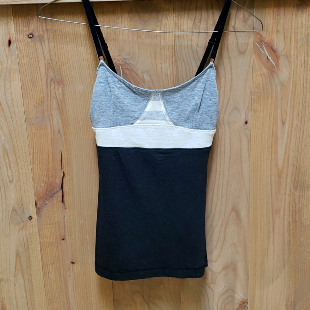 Lululemon tank size 4